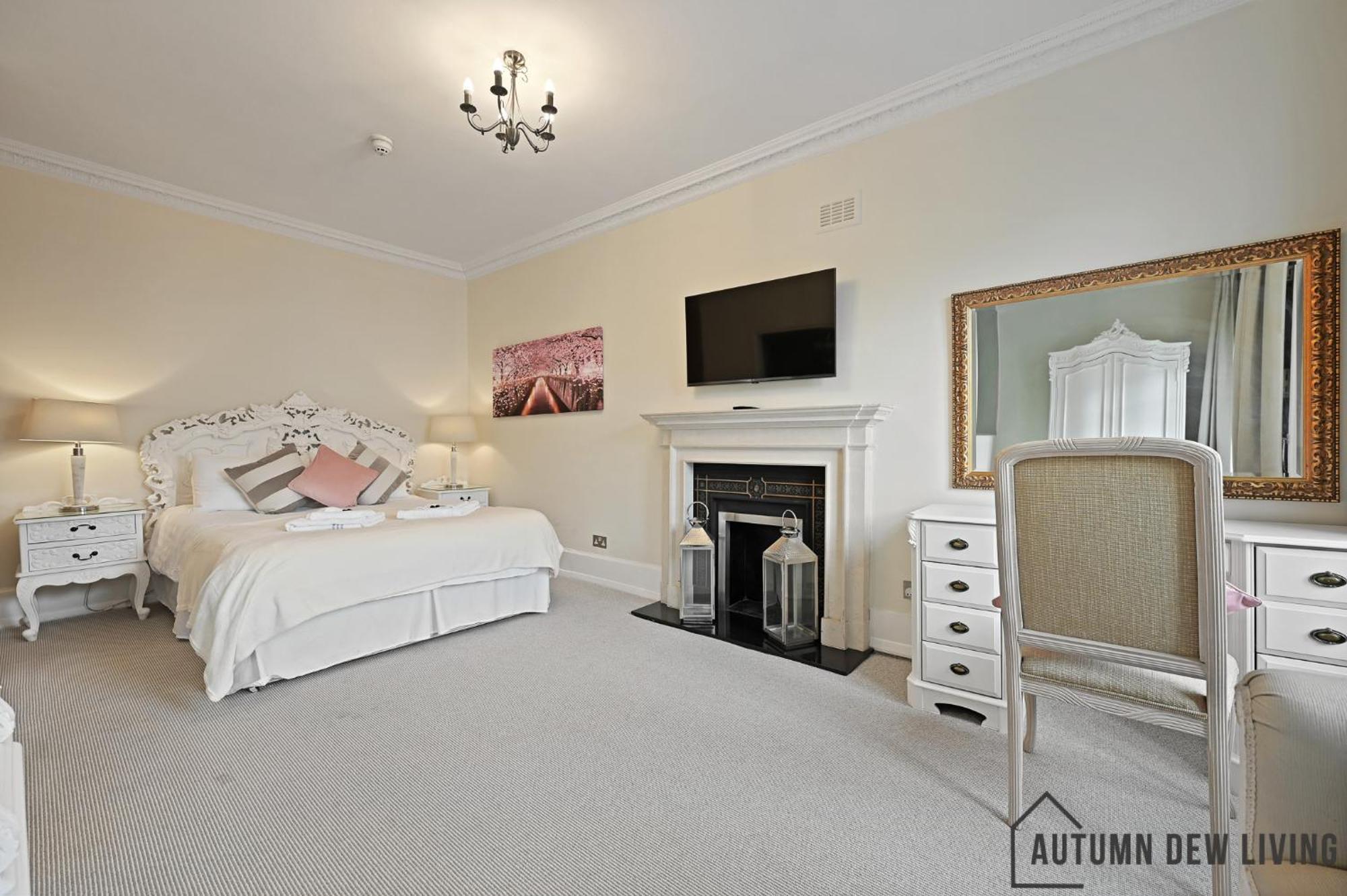 Beautiful 2 King Size Beds 2 Bath- Sleeps 5 In Earls Court Appartement Londen Buitenkant foto