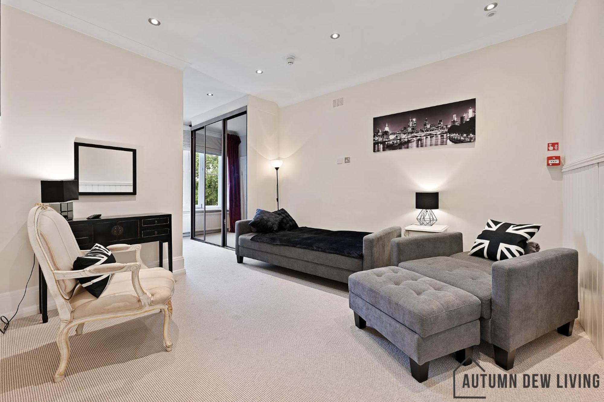 Beautiful 2 King Size Beds 2 Bath- Sleeps 5 In Earls Court Appartement Londen Buitenkant foto